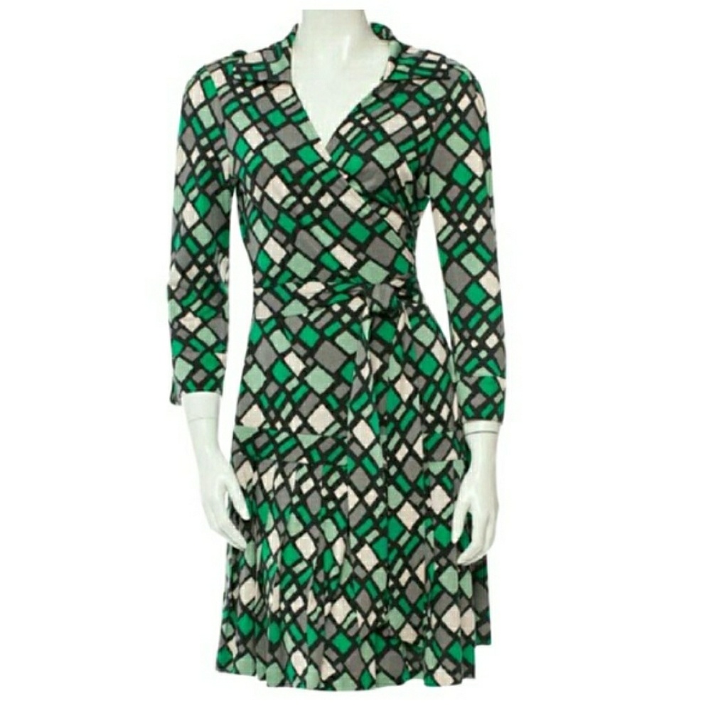 DVF 100% SILK WRAP DRESS